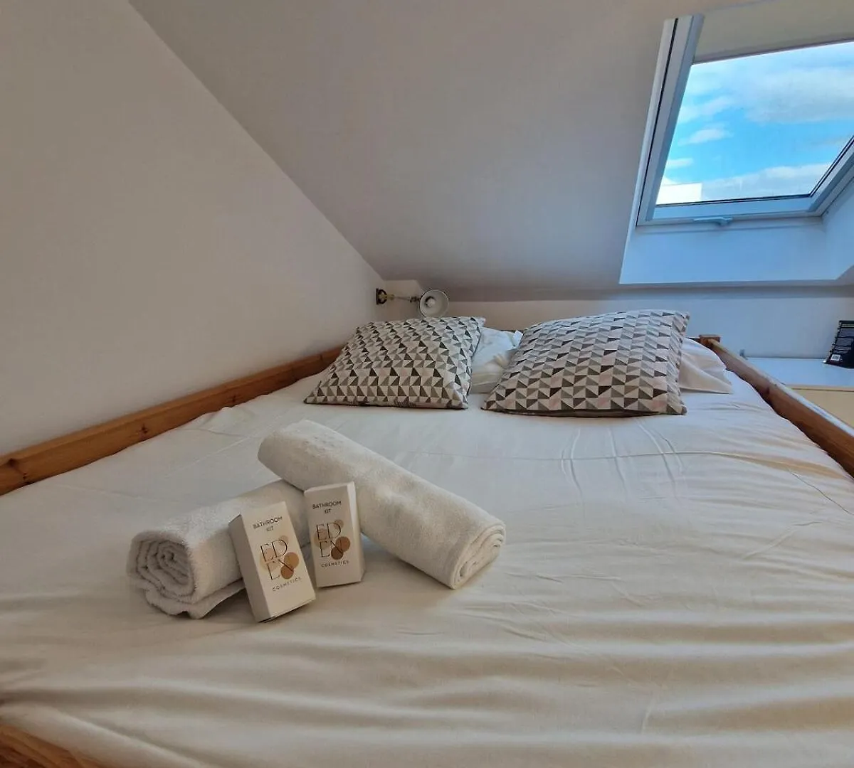 Spacieux Duplex A Villeurbanne 6 Pers Tout Comfort 0*,  Franciaország